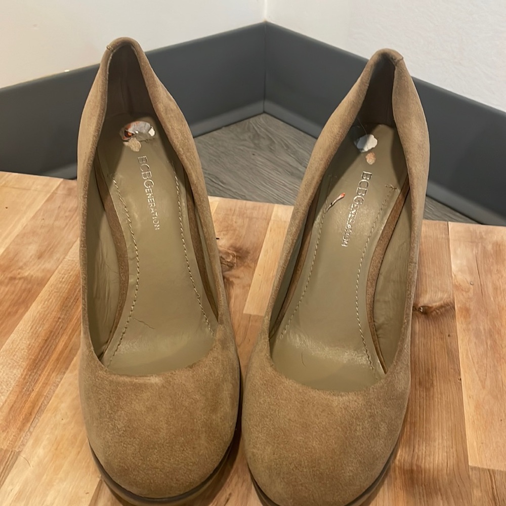 BCBG tan/beige wedges 9.5